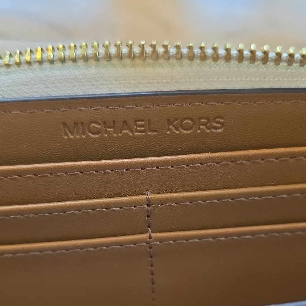 Michael Kors Monogram Tan Wallet - Picture 8 of 10